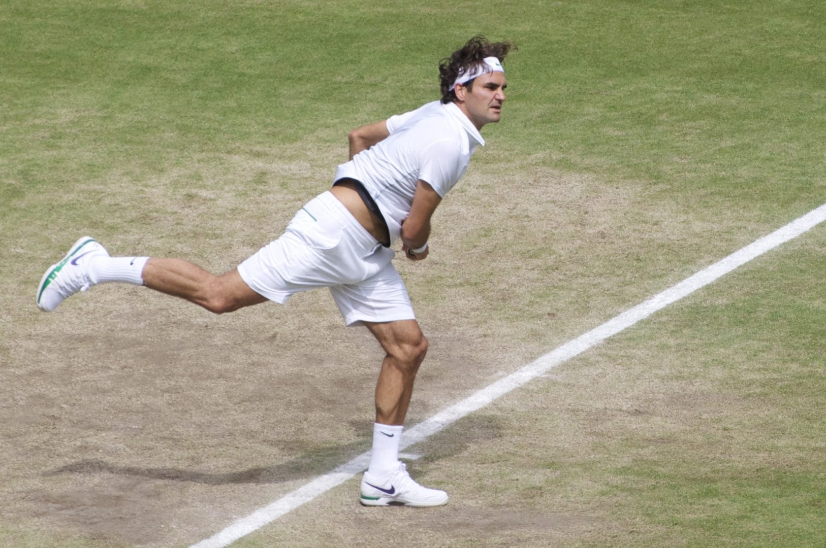 Types of tennis courts and their influence on ball bounce & speed