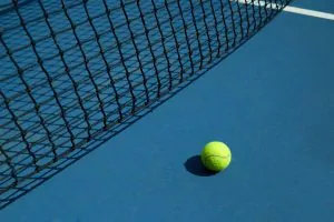 Type of tennis courts and their influence on ball bounce & speed