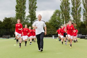 participation féminine aux stages de football d’été