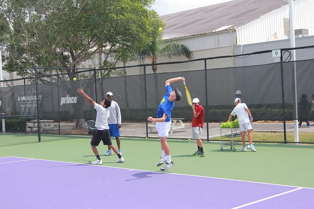 Stage tennis jeunes pour devenir joueur professionnel