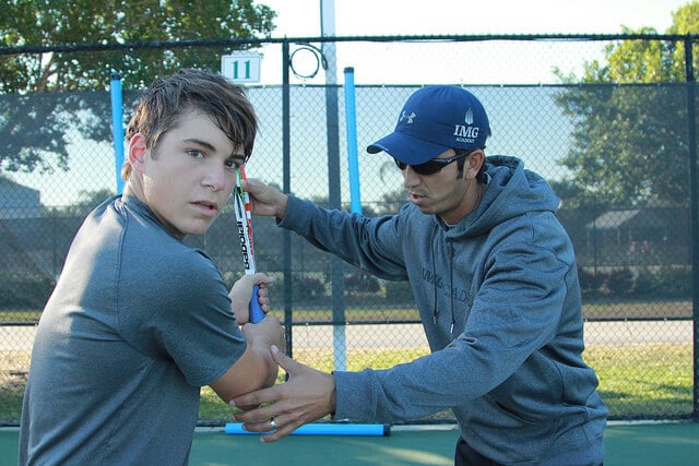 entrenamiento en los campamentos de tenis e inglés en IMG Academy