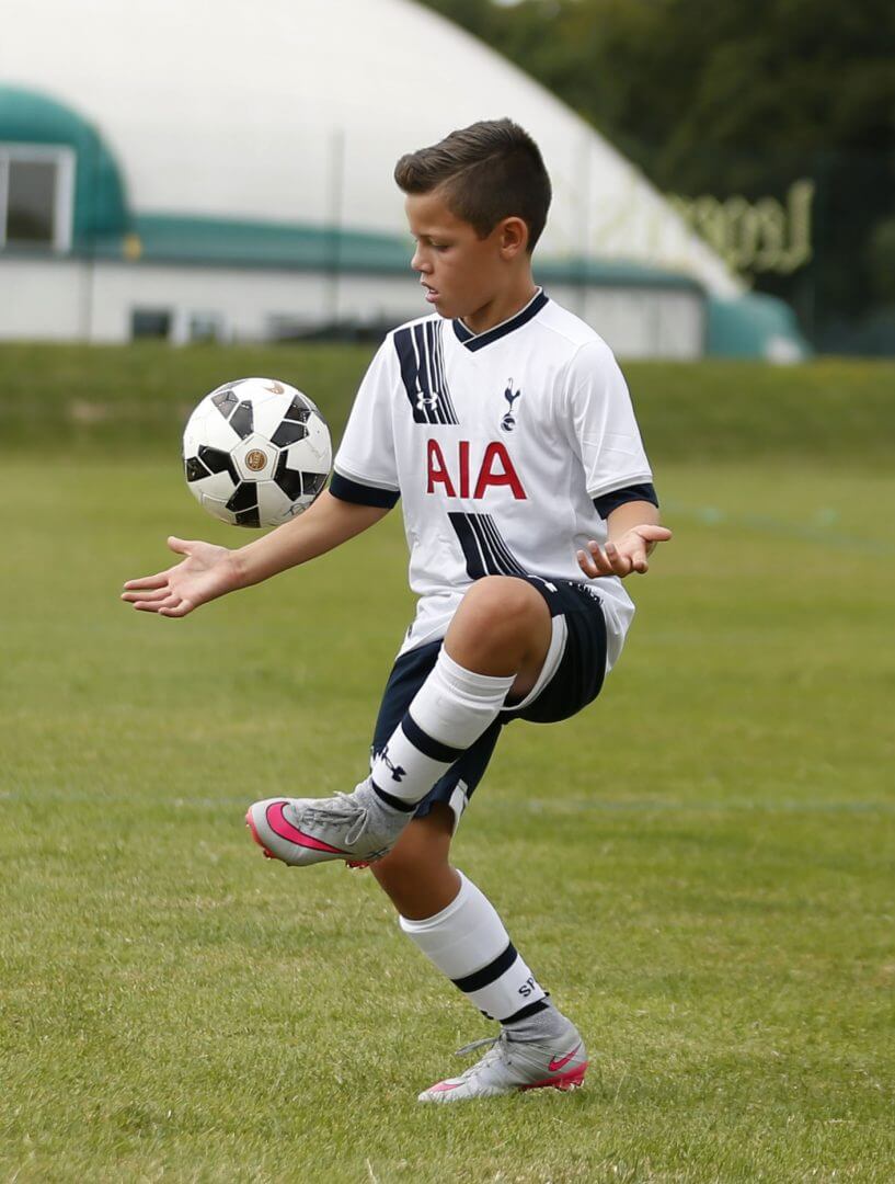 entrenamiento de fútbol en el campamento del Tottenham