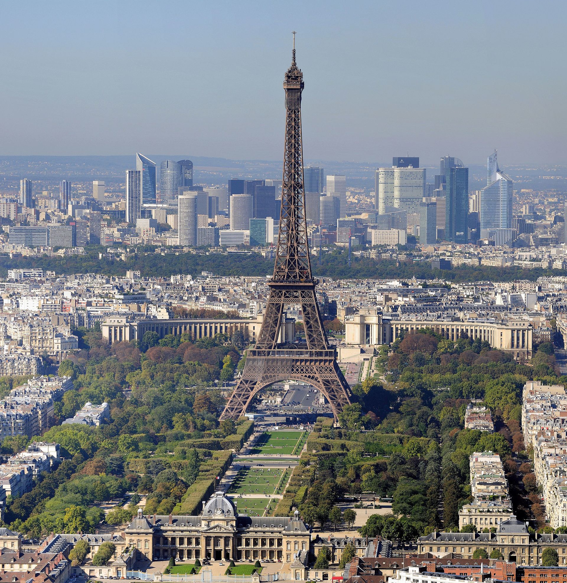 Paris torre eiffel summer camps in france