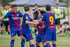Equipo de la academia de fútbol del FCB en Arizona celebrando un gol 300x200 - Calcula tus posibilidades de conseguir una beca deportiva en USA de fútbol Equipo de la academia de fútbol del FCB en Arizona celebrando un gol 300x200 - Calcula tus posibilidades de conseguir una beca deportiva en USA de fútbol