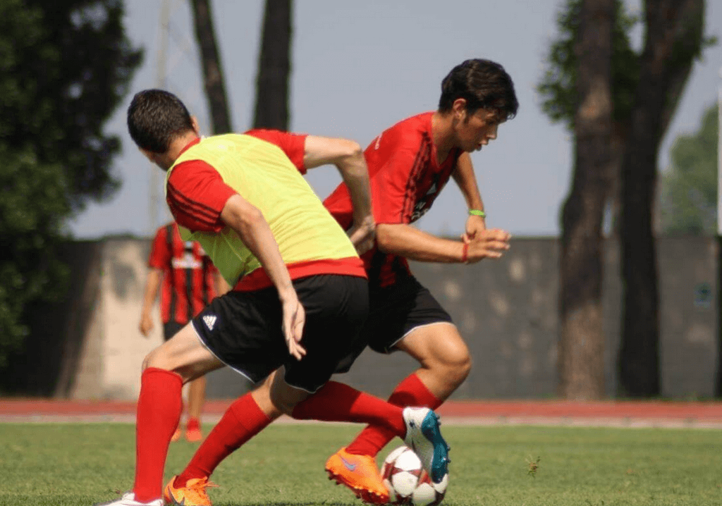 Training at AC Milan Soccer Goalkeeper camps Stages sportifs et