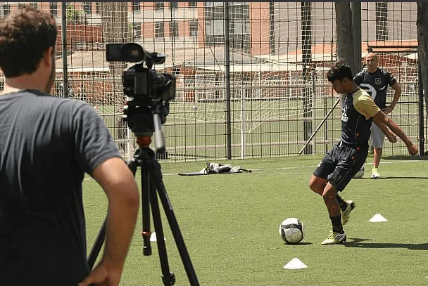 Training at the Barcelona High performance Soccer Goalkeeper Camps - How to choose a soccer academy -  A complete guide from Ertheo