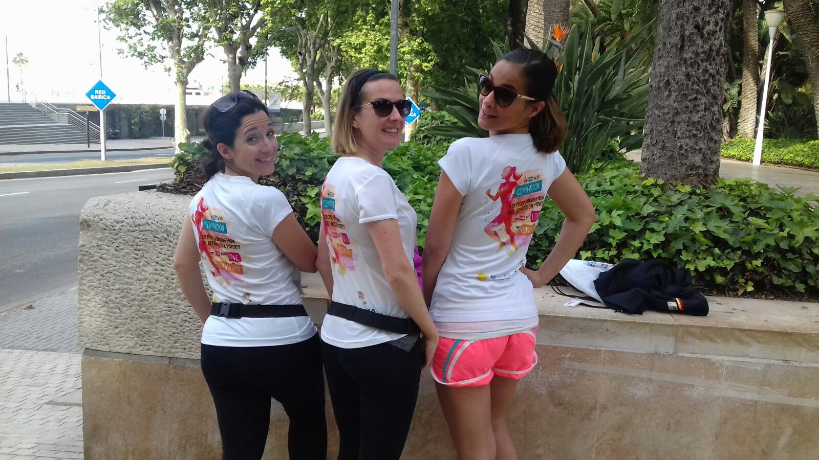 chicas de ertheo en la carrera de la mujer - Nuestro equipo en la carrera de la mujer contra el cáncer de Málaga