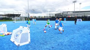 ¿Cómo elegir tipos de botas de fútbol para cada terreno de juego?