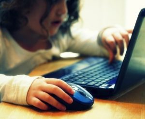 Educar en Internet a los niños para evitar casos de acoso escolar y bullying. Foro Bullying y Deporte de Ertheo