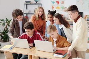 Beneficios de aprender inglés desde niño Beneficios de aprender inglés desde niño