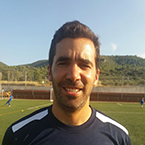Imagen del entrenador de la academia de fútbol de Valencia, Antonio Gouveia