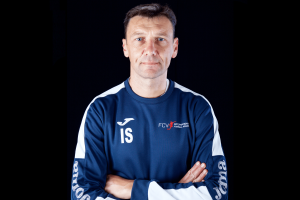 Treinador A UEFA e observador da Premier League - Ian Sampson