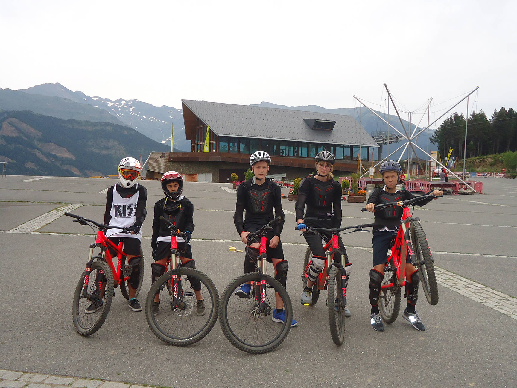 Treinamento no Acampamento de DH Bike em Andorra Treinamento no Acampamento de DH Bike em Andorra
