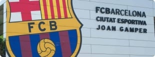 Logo do Acampamento de Futebol do FCB Escola - Barcelona