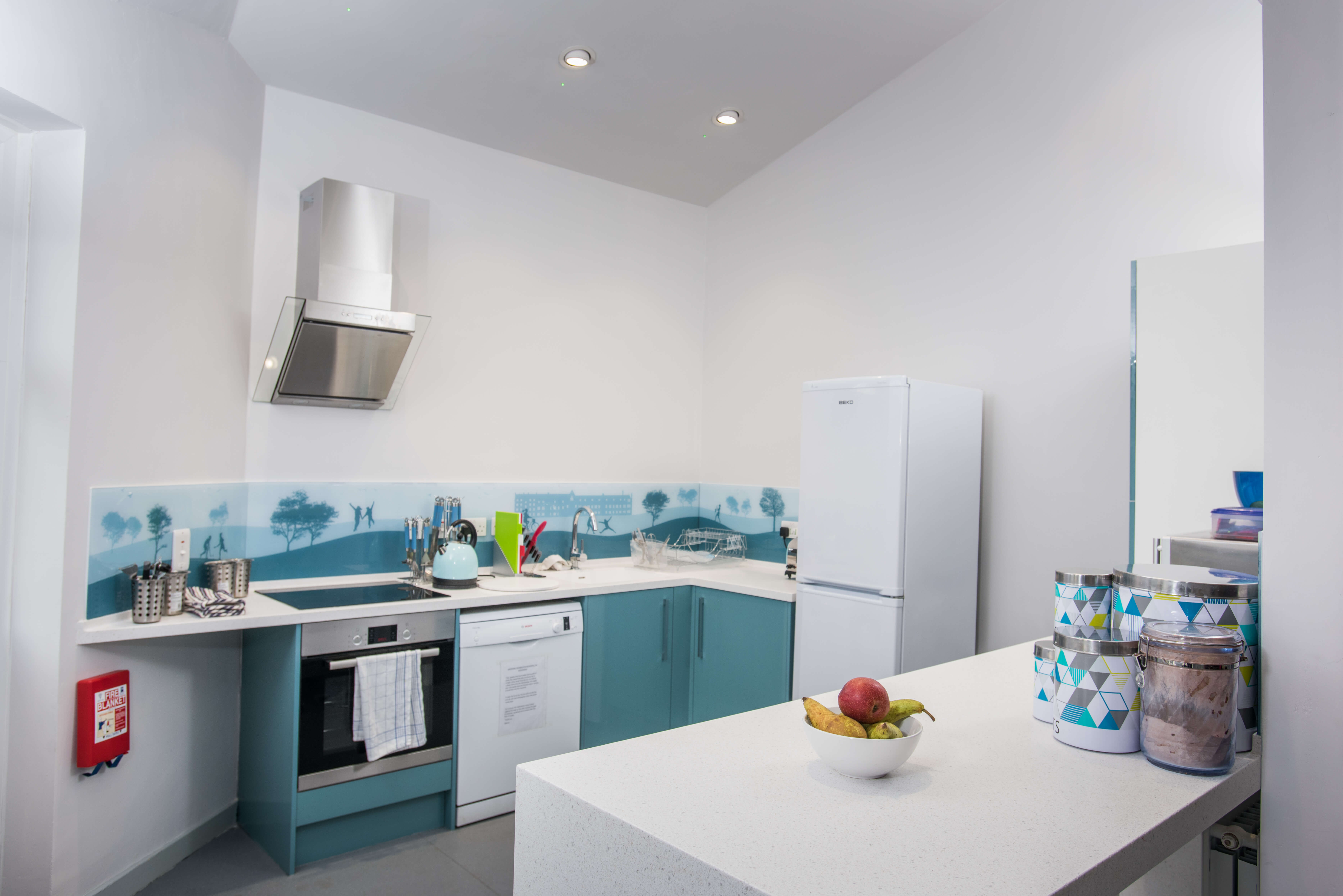 A closer look at the accommodation at Stage de Sports Aquatiques en Angleterre. Left photo A closer look at the accommodation at Stage de Sports Aquatiques en Angleterre. Left photo
