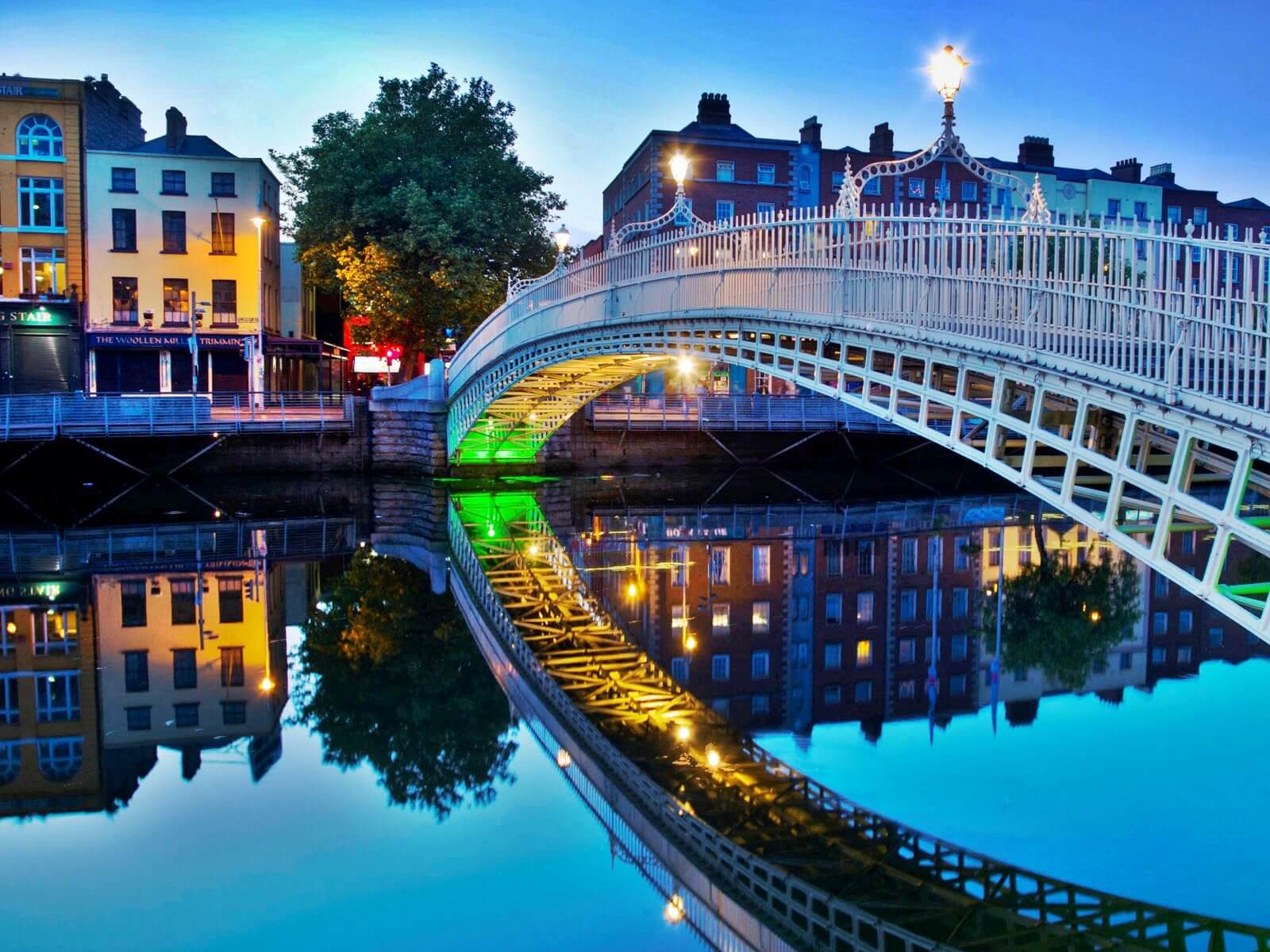 Atividades recreativas no Acampamento de Futebol do Real Madrid na Dublin 2023. Foto à direita Atividades recreativas no Acampamento de Futebol do Real Madrid na Dublin 2023. Foto à direita