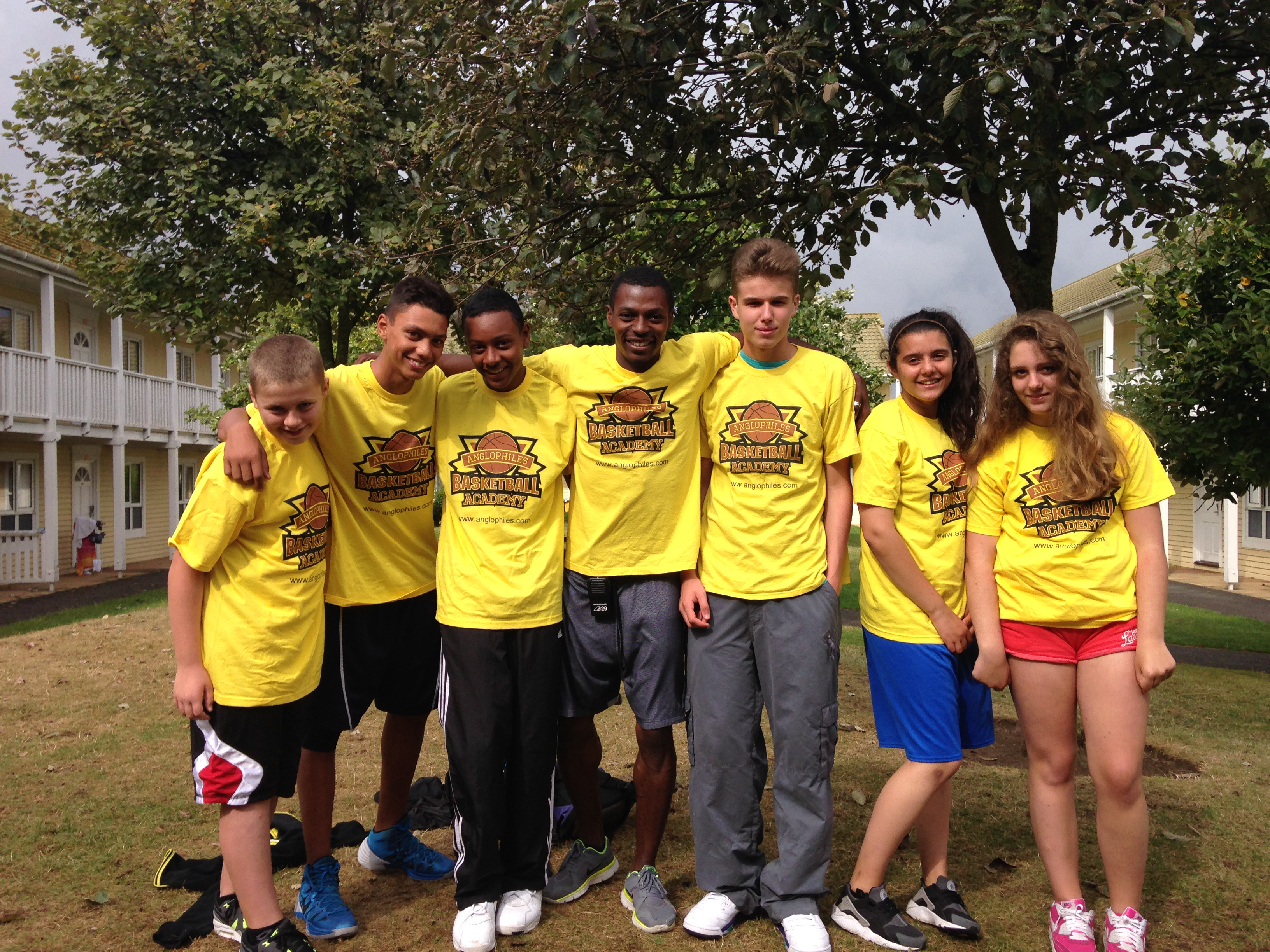 Treinamento no Acampamento de Basqueteem Skegness. Foto esquerda Treinamento no Acampamento de Basqueteem Skegness. Foto esquerda