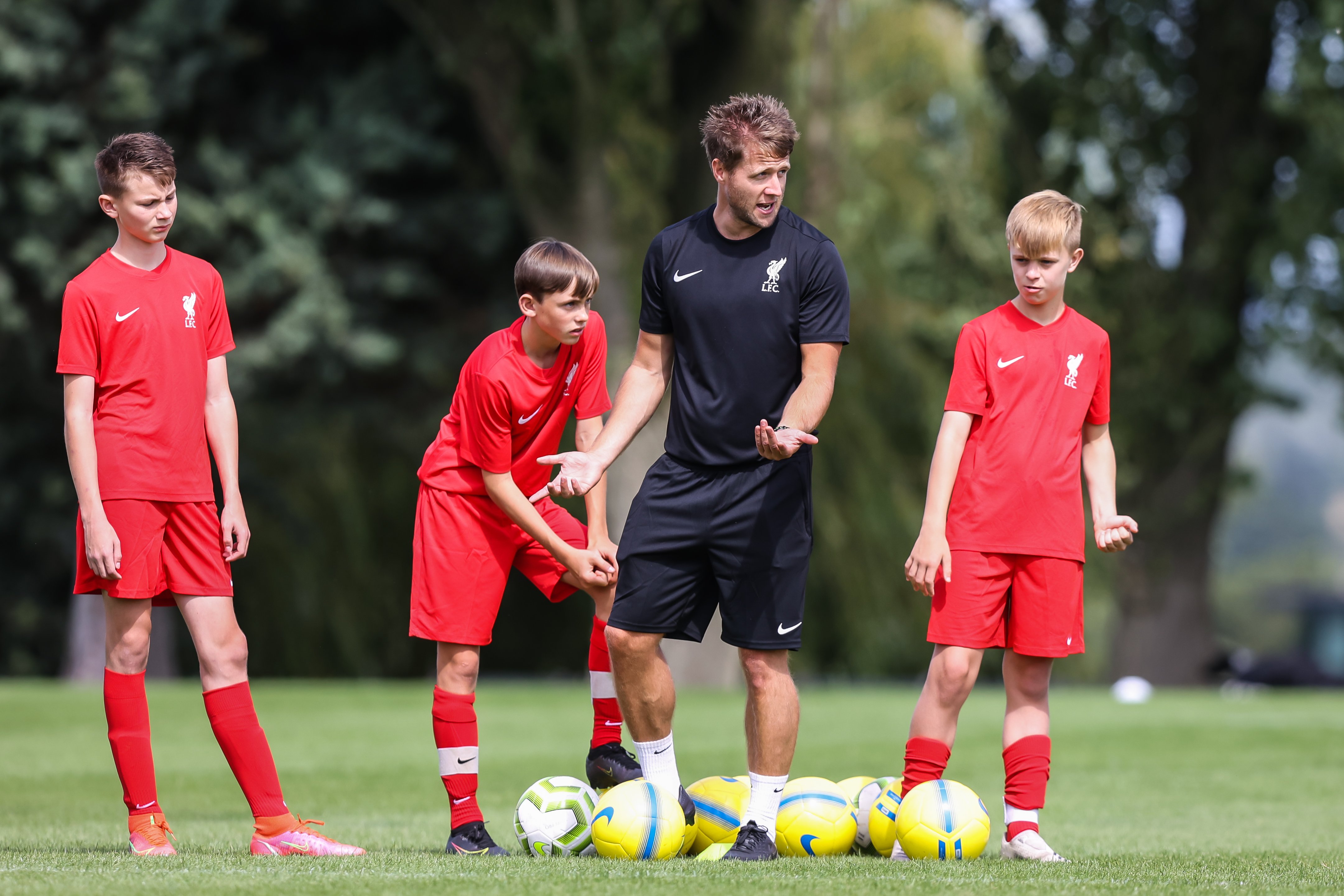 Acampamento de futebol de Liverpool na Inglaterra com Inglês