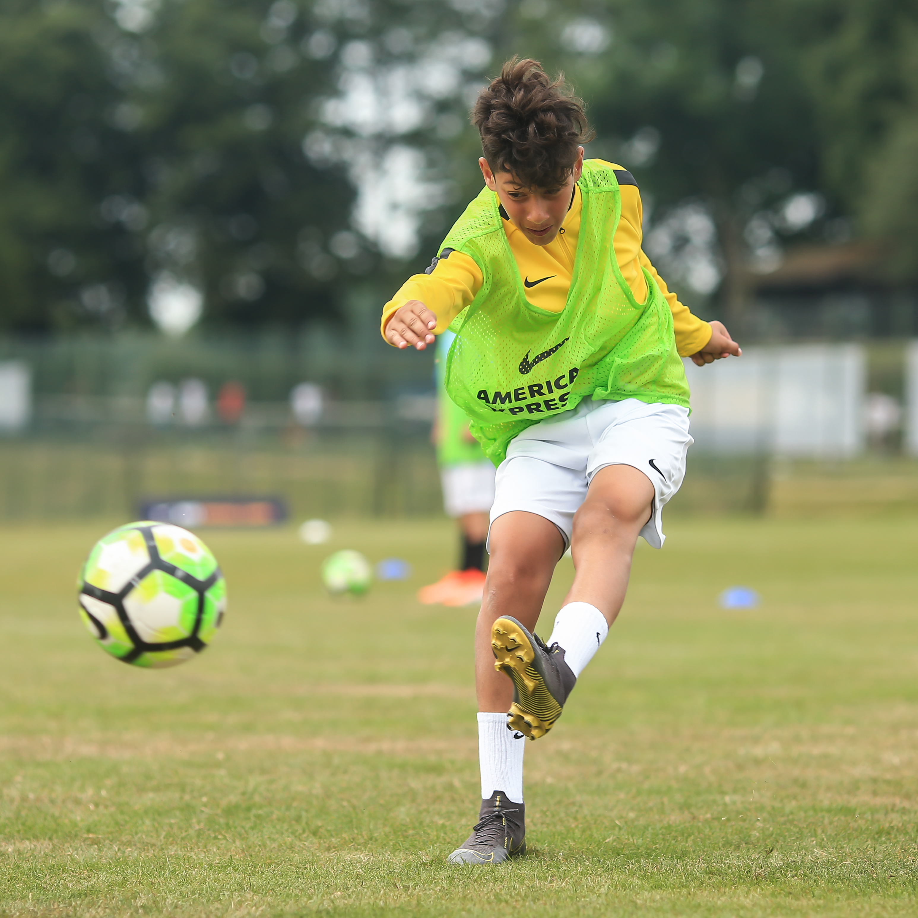 Sede Punto de exclamación George Hanbury Campamento de fútbol Nike Football en Brighton [Campus 2023]