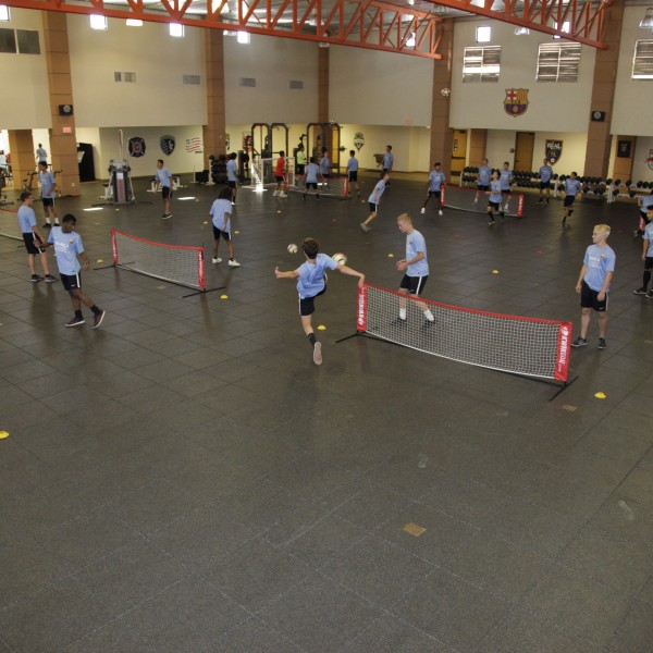Training in the sports hall at Barça Academy in the USA