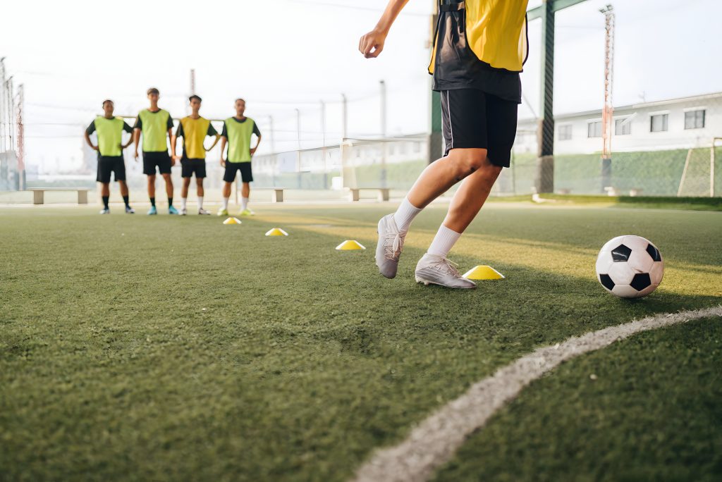 Entrenamiento en academia de fútbol
