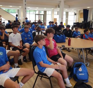 Entraîneurs : professionnels de la Fondation Aston Villa